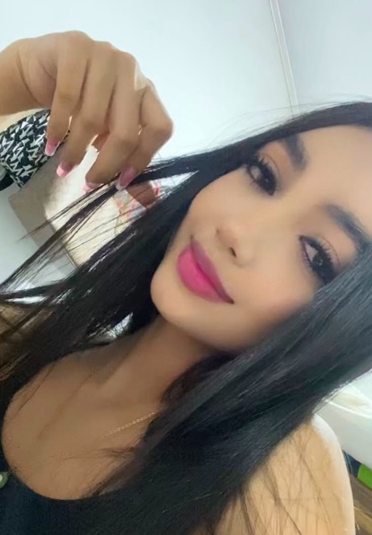 Cata, one of tonight's guests on Honeycam